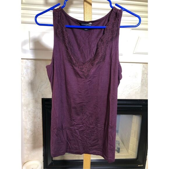Banana Republic Women’s Black and Burgundy Camisoles Bundle of Two Size S NWOT - Picture 12 of 12